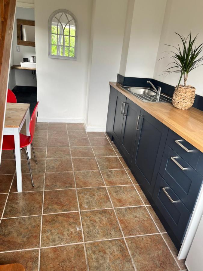 Beaufighter Apartment Haverfordwest Bagian luar foto